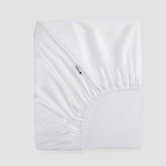 White adjustable fitted sheet bamboo by Momo Cotton – 300 thread count sateen fabric, soft, breathable and sustainable.